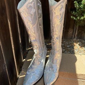 NWT WHITE & SILVER COWGIRL BOOTS